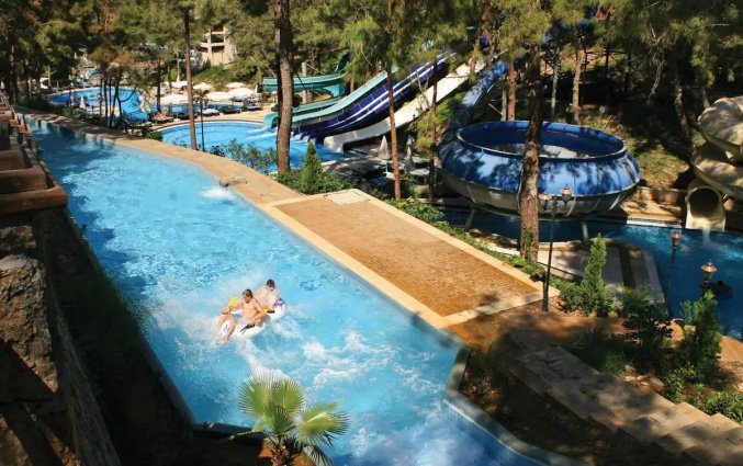 Buitenzwembad, waterglijbanen en aquapark van Hotel Utopia World in Alanya